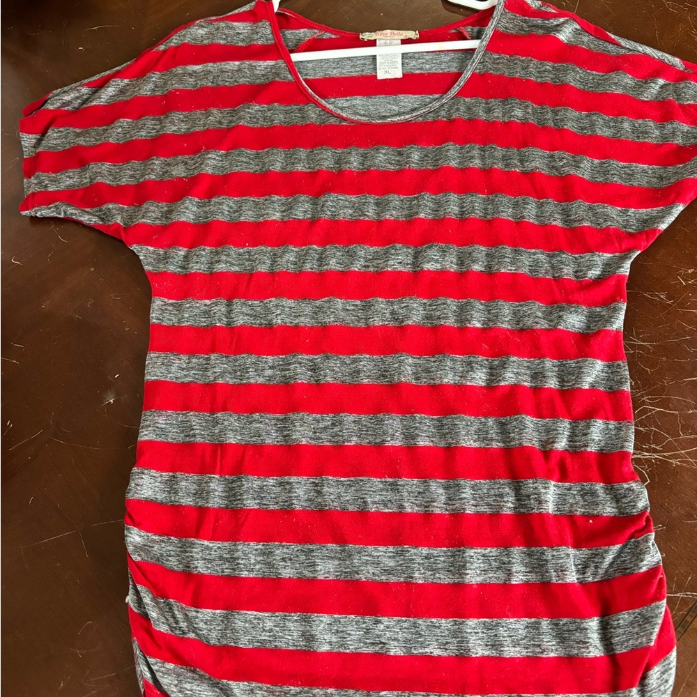 Short sleeve maternity top by tutta Bella size extra large